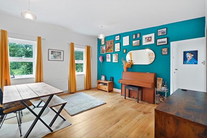 2 Bedroom Flat For Sale In Norwood Road, Herne Hill, London, SE24