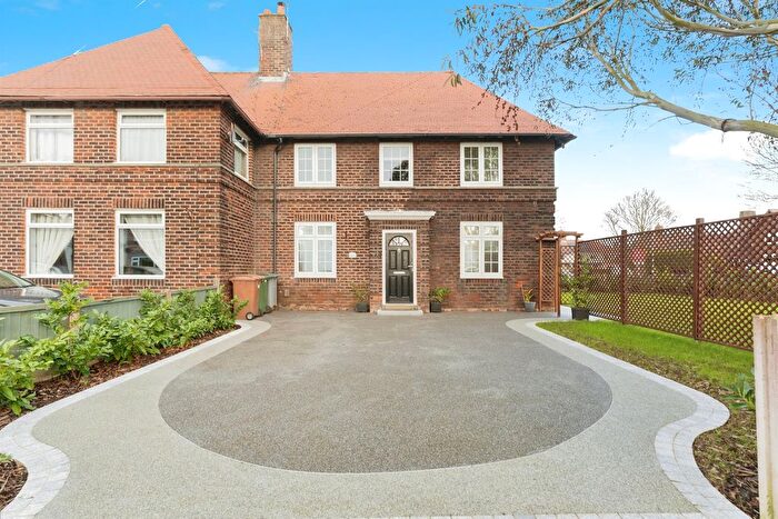 3 Bedroom End Terrace House For Sale In Western Avenue, Wirral, CH62