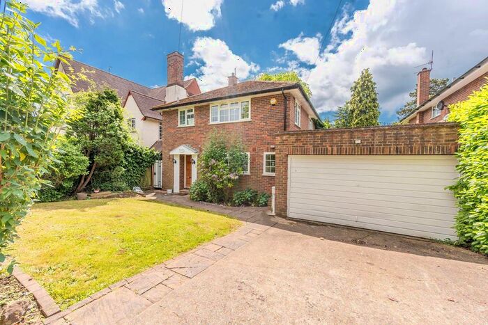 4 Bedroom Property To Rent In The Avenue, Northwood, HA6