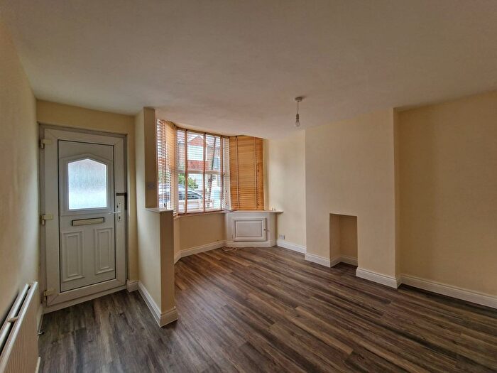 1 Bedroom Flat To Rent In Wenban Road, Worthing, West Sussex, BN11