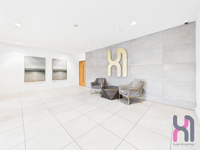 Flat For Sale In Pomona Strand, Old Trafford, M16