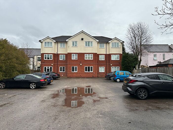 2 Bedroom Flat To Rent In Flat, New Lane, M30