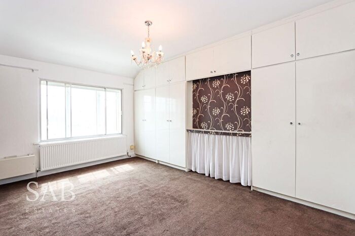 3 Bedroom Semi-Detached House To Rent In Western Avenue, Greenford, UB6
