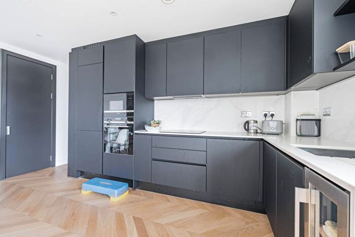 2 Bedroom Flat For Sale In Hennessey Apartments, Woolwich Riverside, Woolwich, SE18