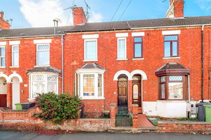 3 Bedroom Terraced House For Sale In Lister Road, Wellingborough, NN8