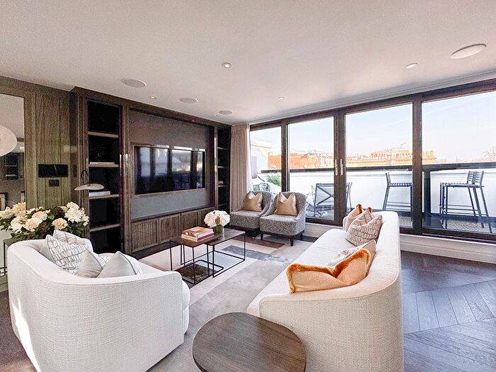 3 Bedroom Flat To Rent In Prince Of Wales Terrace, London, W8