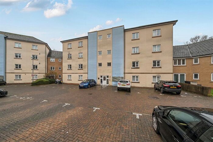 2 Bedroom Flat For Sale In Whistle Road, Mangotsfield, Bristol, BS16