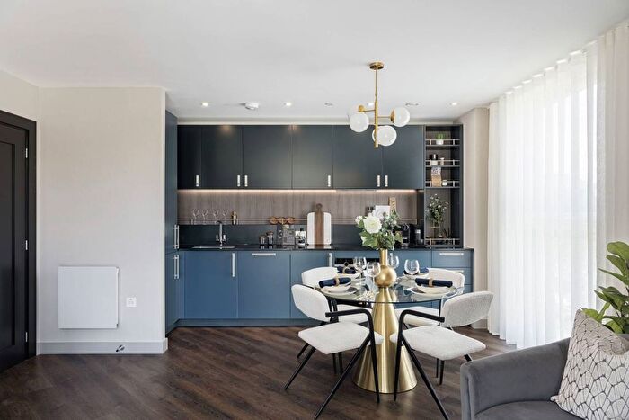 Studio For Sale In Eden Grove, Staines Upon Thames, TW18