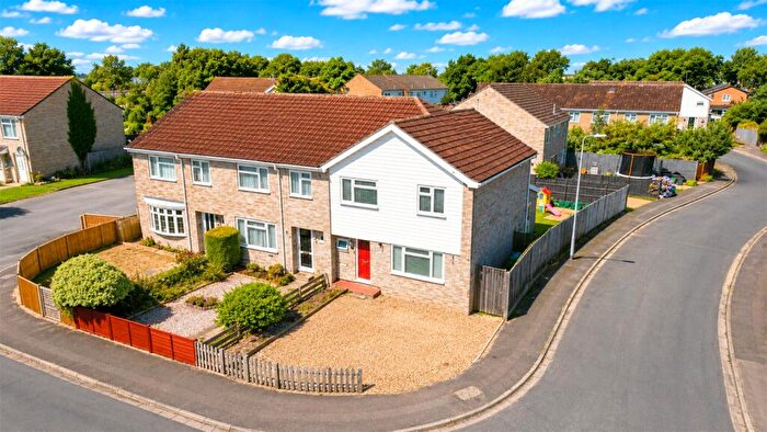 3 Bedroom End Of Terrace House For Sale In Chiltern View, Purley On Thames, Reading, Berkshire, RG8