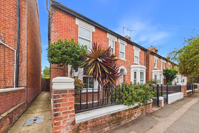 3 Bedroom Semi-Detached House For Sale In Hamilton Road, Colchester, CO3