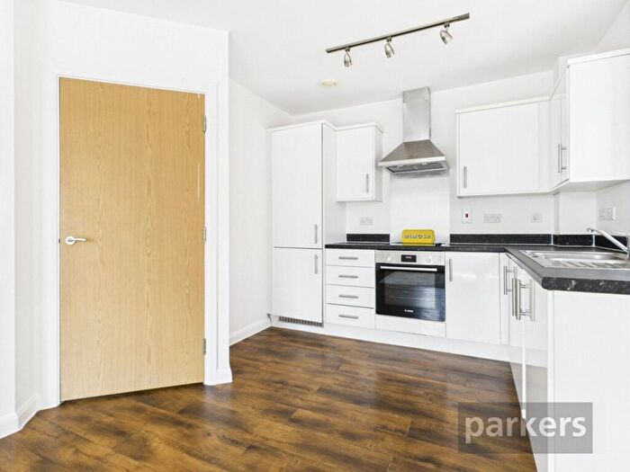 2 Bedroom Apartment For Sale In Welch Way, Witney, Oxfordshire, OX28
