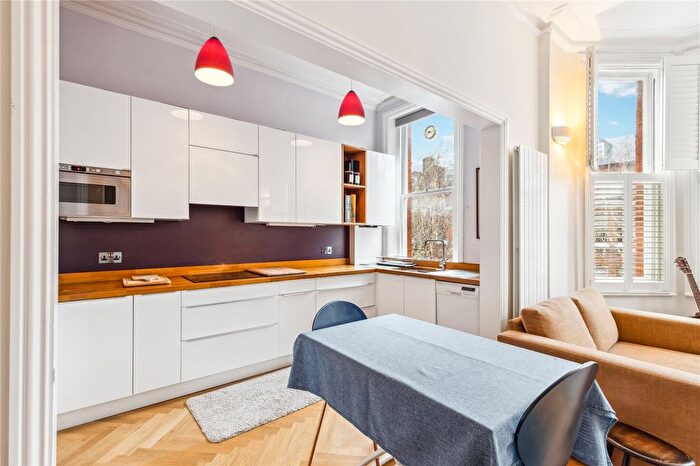1 Bedroom Flat For Sale In Castellain Road, London, W9