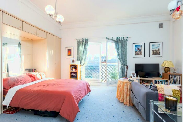 Flat To Rent In Milner Square, Islington, N1