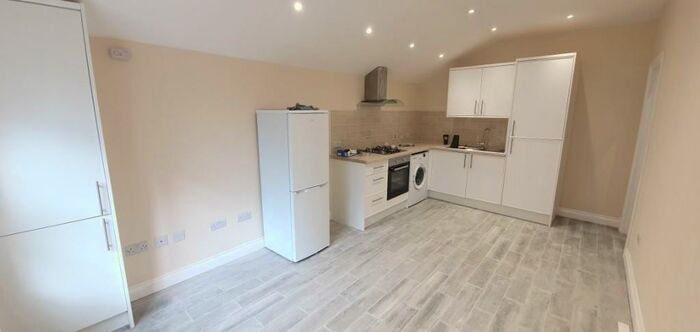 1 Bedroom Flat To Rent In Philip Lane, London, N15