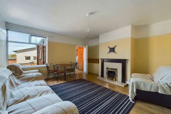 3 Bedroom Flat To Rent In Chillingham Road, Heaton, Newcastle Upon Tyne, NE6