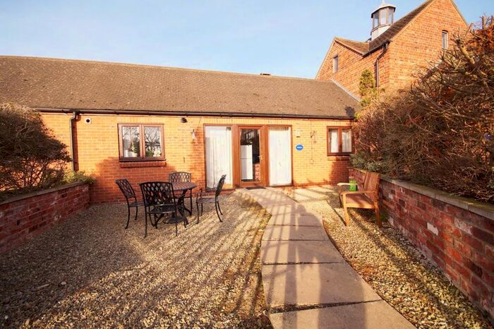 2 Bedroom Cottage To Rent In Swindon Lane, Cheltenham GL50