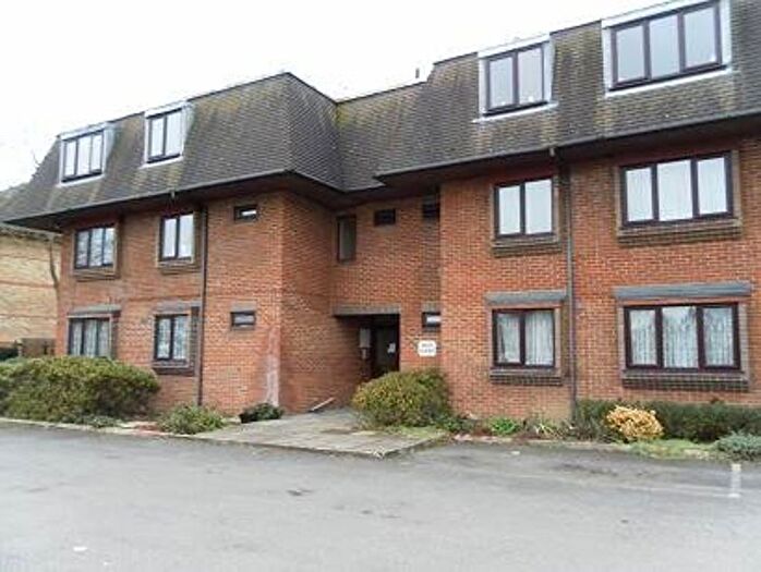 1 Bedroom Flat To Rent In Dean Court, North Orbital Road, Watford, WD25