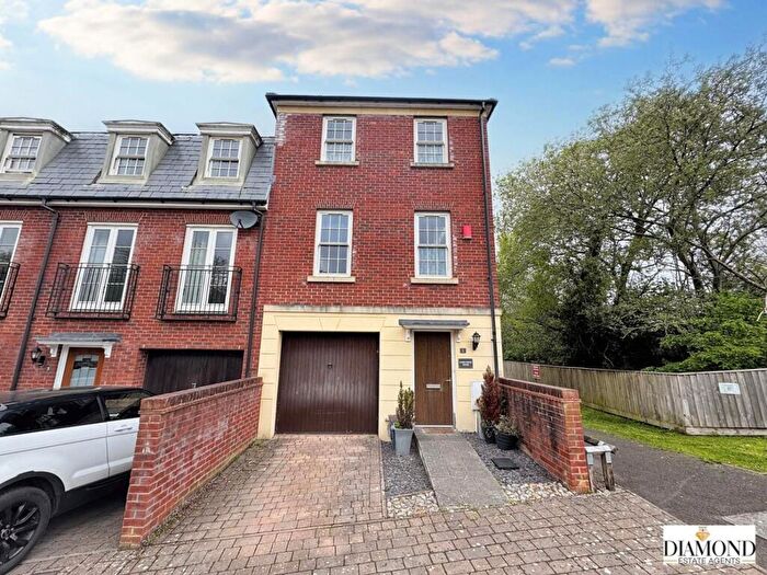 3 Bedroom Town House For Sale In Old Mill Close, Tiverton, EX16