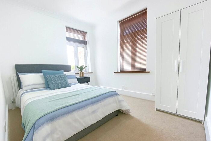 2 Bedroom Detached House For Sale In New Road, Orpington, BR6