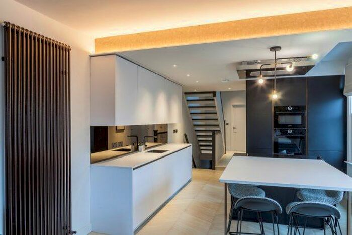 4 Bedroom Flat To Rent In Valetta Road, Chiswick W3