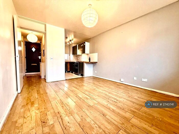 1 Bedroom Flat To Rent In Southwark Park Road, London, SE16