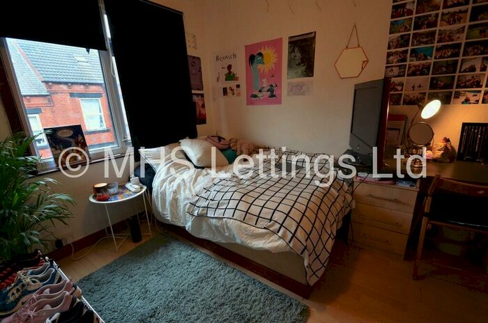 1 Bedroom Terraced House To Rent In Room, Manor Drive, Leeds, LS6