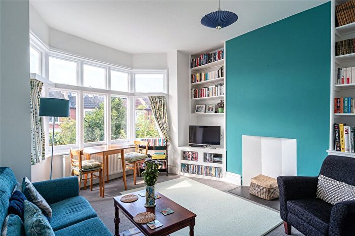 2 Bedroom Flat For Sale In Telford Avenue, London, SW2