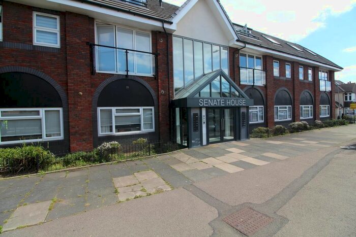 2 Bedroom Flat To Rent In Southgate Road, Potters Bar, EN6