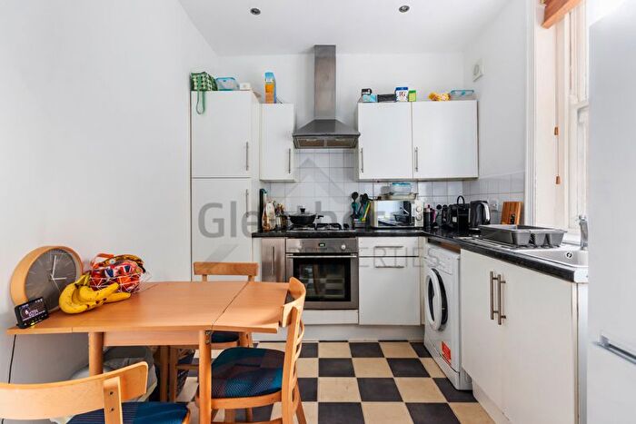3 Bedroom Flat To Rent In Rushcroft Road, Brixton, SW2