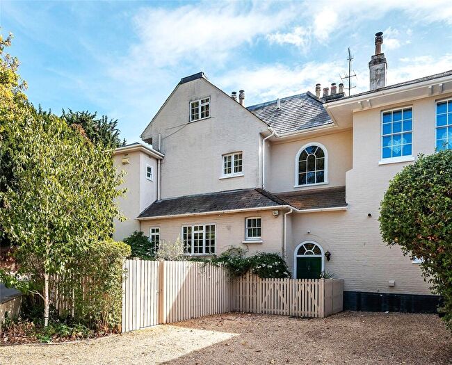 4 Bedroom House For Sale In Chart Lane, Reigate, Surrey, RH2