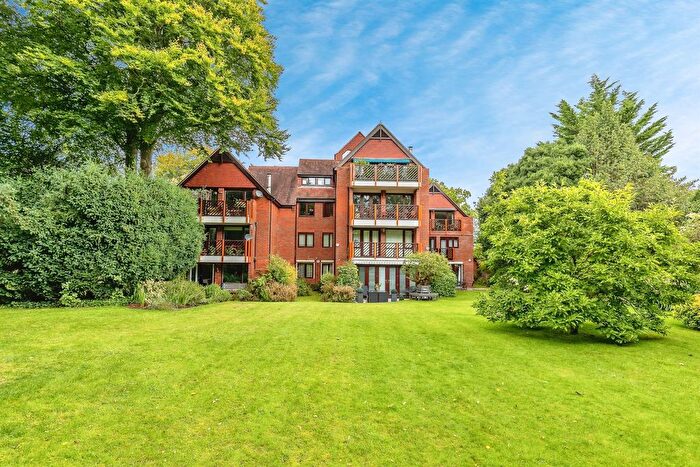 2 Bedroom Flat For Sale In North Road, Leigh Woods, Bristol, BS8