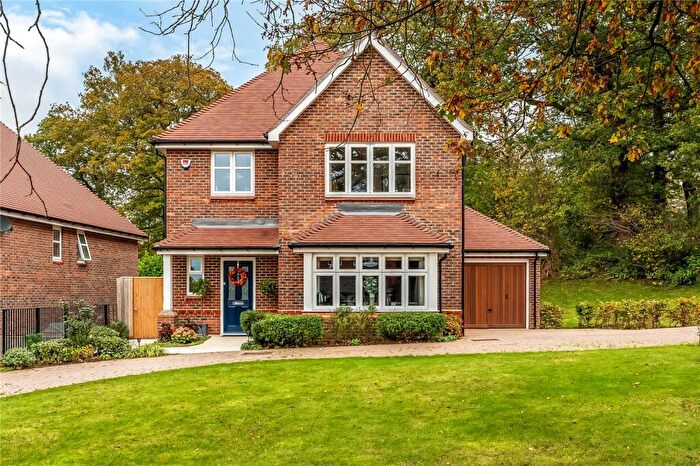 4 Bedroom Detached House For Sale In Consort Drive, Leatherhead, Surrey, KT22