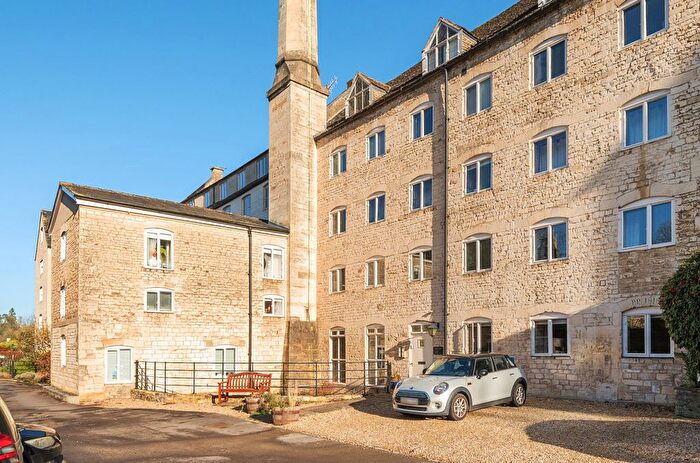 2 Bedroom Flat For Sale In Dunkirk Mills, Inchbrook, Stroud, GL5
