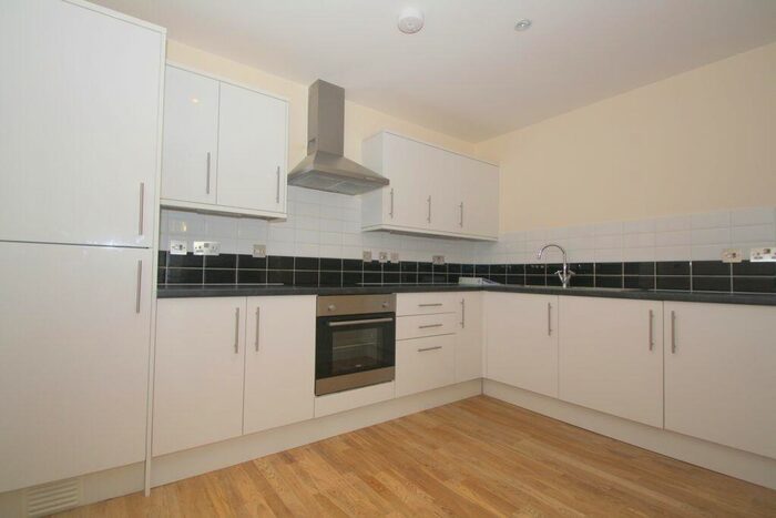 2 Bedroom Flat To Rent In Flat, Axminster Road, London, N7