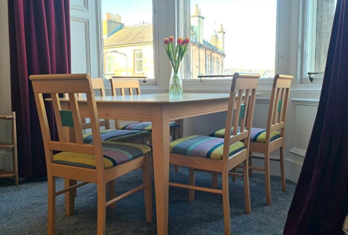 2 Bedroom Flat To Rent In Comiston Road, Morningside, Edinburgh, EH10