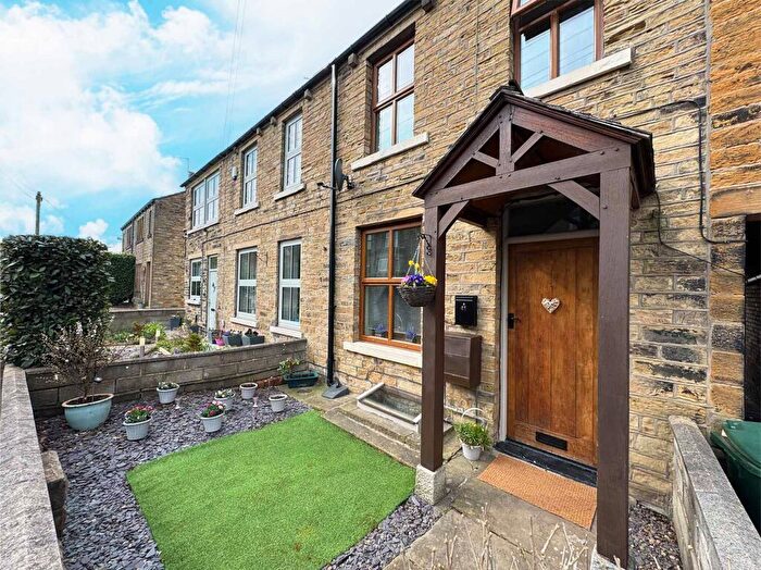 2 Bedroom Terraced House For Sale In Lascelles Hall Road, Huddersfield, HD5