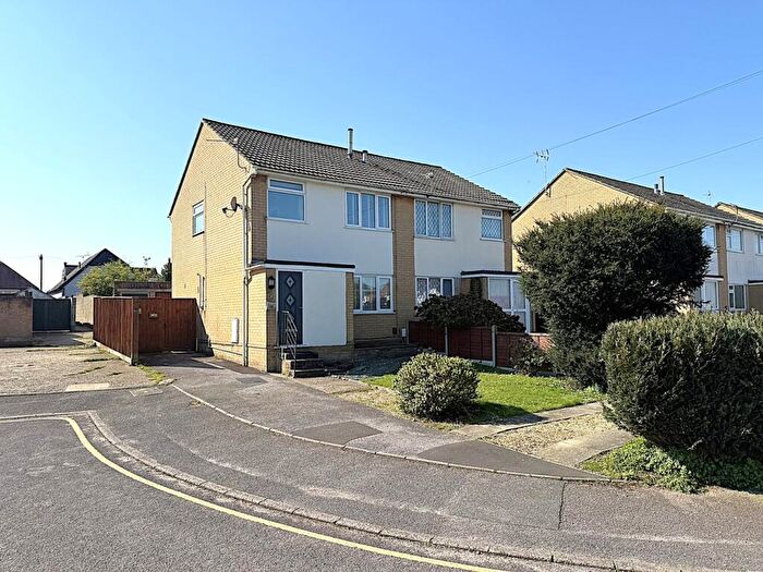 3 Bedroom Semi Detached House For Sale In Maureen Close, Parkstone, Poole, BH12