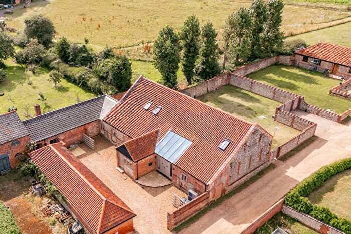 5 Bedroom Barn Conversion For Sale In Green Farm Drive, Paston Green, Norfolk, NR28