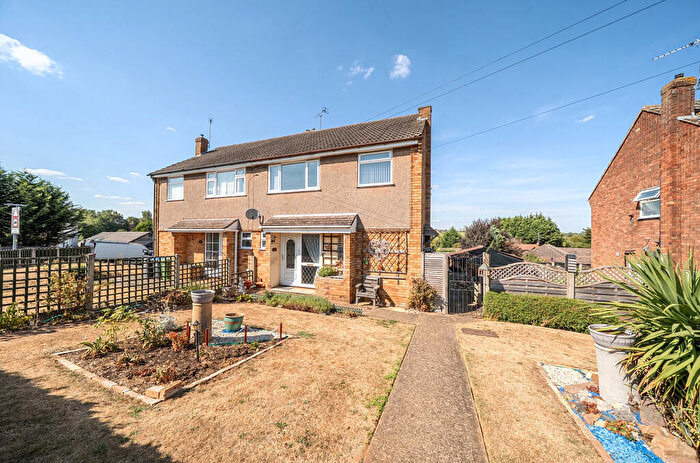 3 Bedroom Semi Detached House For Sale In The Kent, Hillmorton, Rugby, CV21
