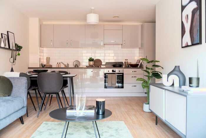 2 Bedroom Apartment To Rent In Weavers Yard, Newbury, RG14