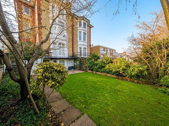 2 Bedroom Flat For Sale In Thornton Hill, London, SW19