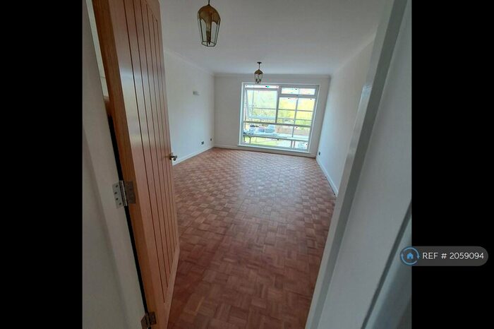 2 Bedroom Flat To Rent In Avenue Court, Southampton, SO17