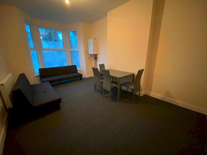 1 Bedroom Flat To Rent In Woodlands Road, London, IG1