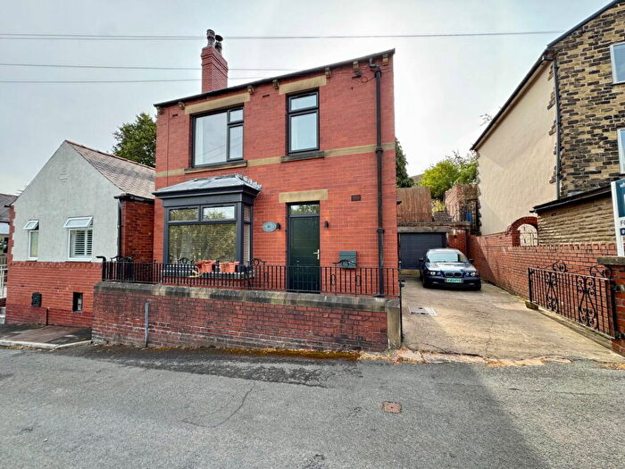 3 Bedroom Detached House For Sale In Beever Lane, Barnsley, S75