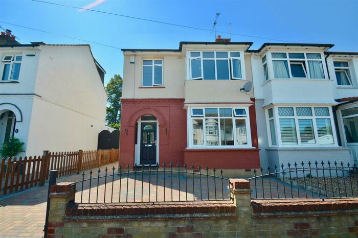 3 Bedroom Semi-Detached House To Rent In Arnold Road, Gravesend, DA12