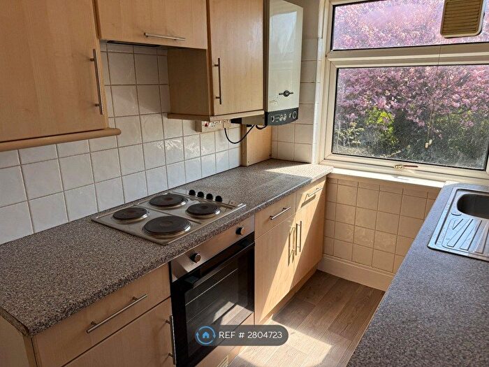 2 Bedroom Flat To Rent In Silver Lonnen, Newcastle Upon Tyne, NE5