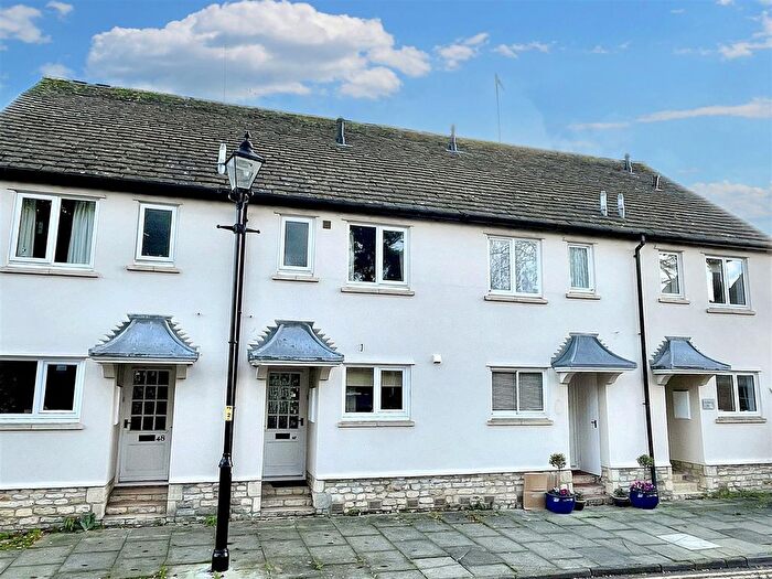 2 Bedroom Terraced House For Sale In Warrenne Keep, Stamford, PE9