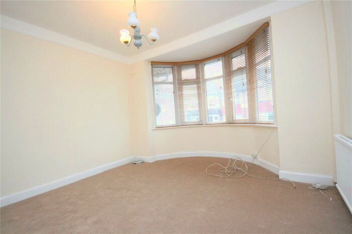 1 Bedroom Maisonette To Rent In Southview Avenue, London, NW10