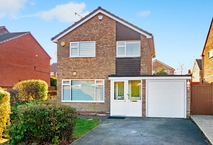 3 Bedroom Detached House To Rent In Birkdale Drive, Leeds LS17