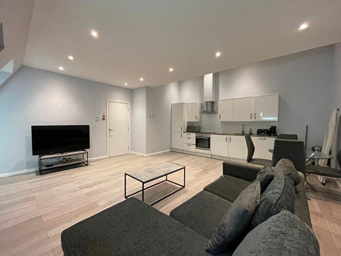 1 Bedroom Flat To Rent In - Bath Road, TW5